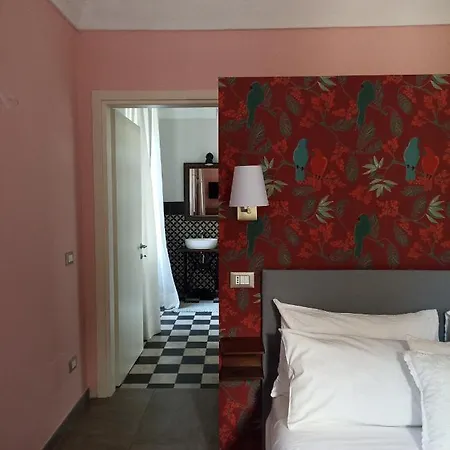 Adriana Oda ve Kahvaltı Bra