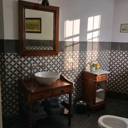 Oda ve Kahvaltı Adriana *